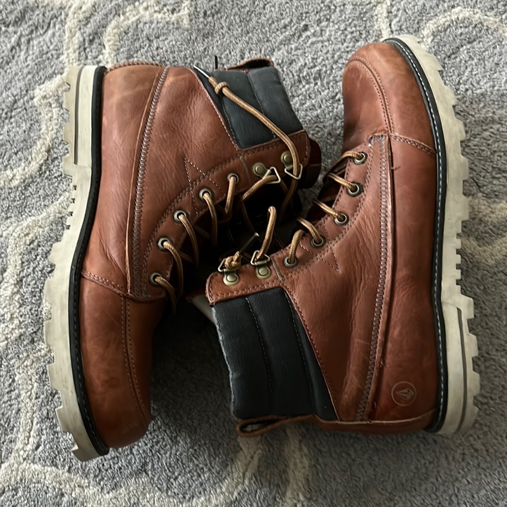 Volcom size 10 boots. Great shape